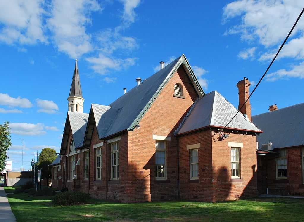 The historic Echuca Primary School building