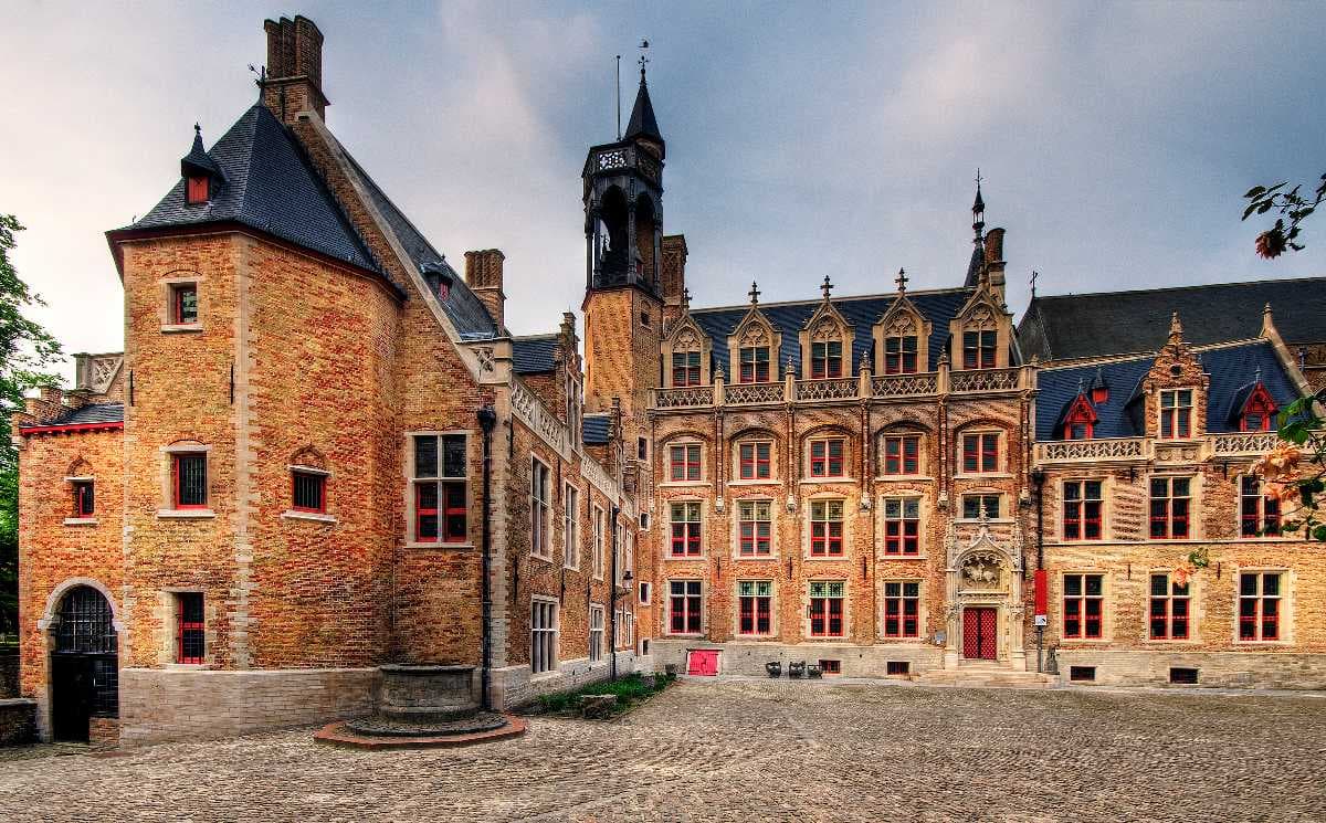 An image of the Gruuthuusemuseum in Bruges