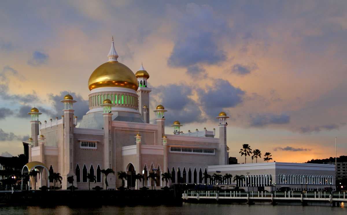 Sunset View of Historic Landmark, Sultan Omar Ali Saifuddin Mosque.