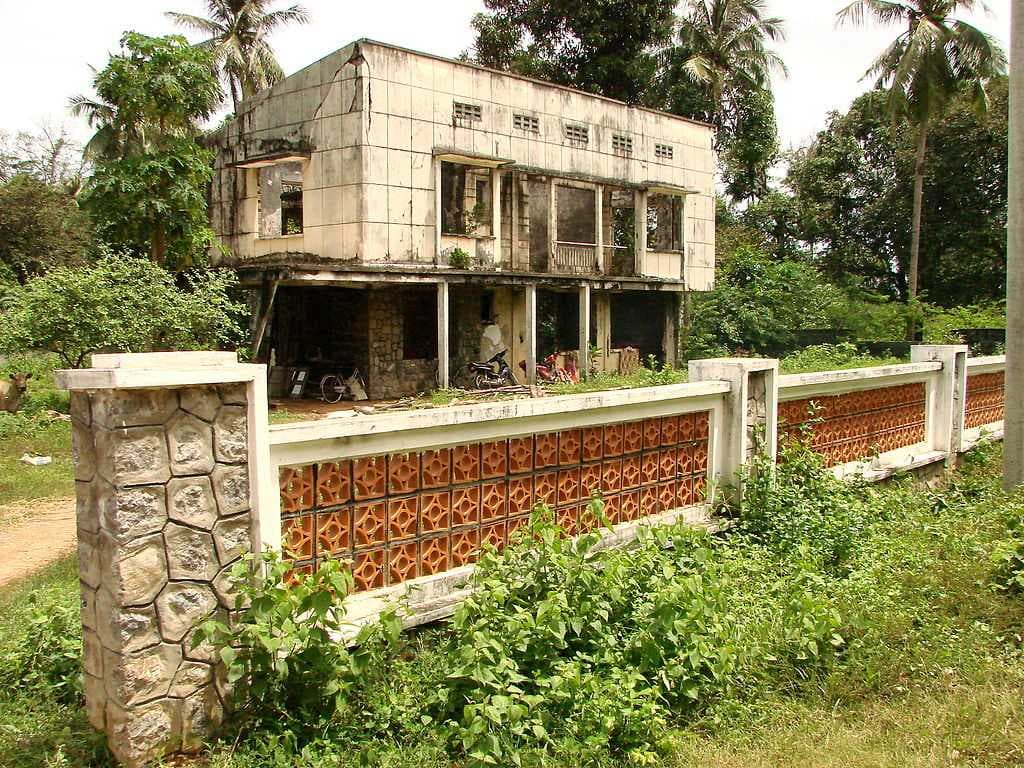 An old building in Kep