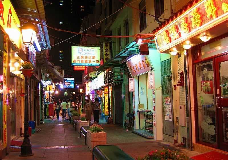 Rua Do Cunha - Food Street in Macau