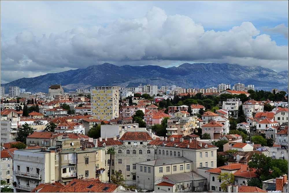 Split travel image
