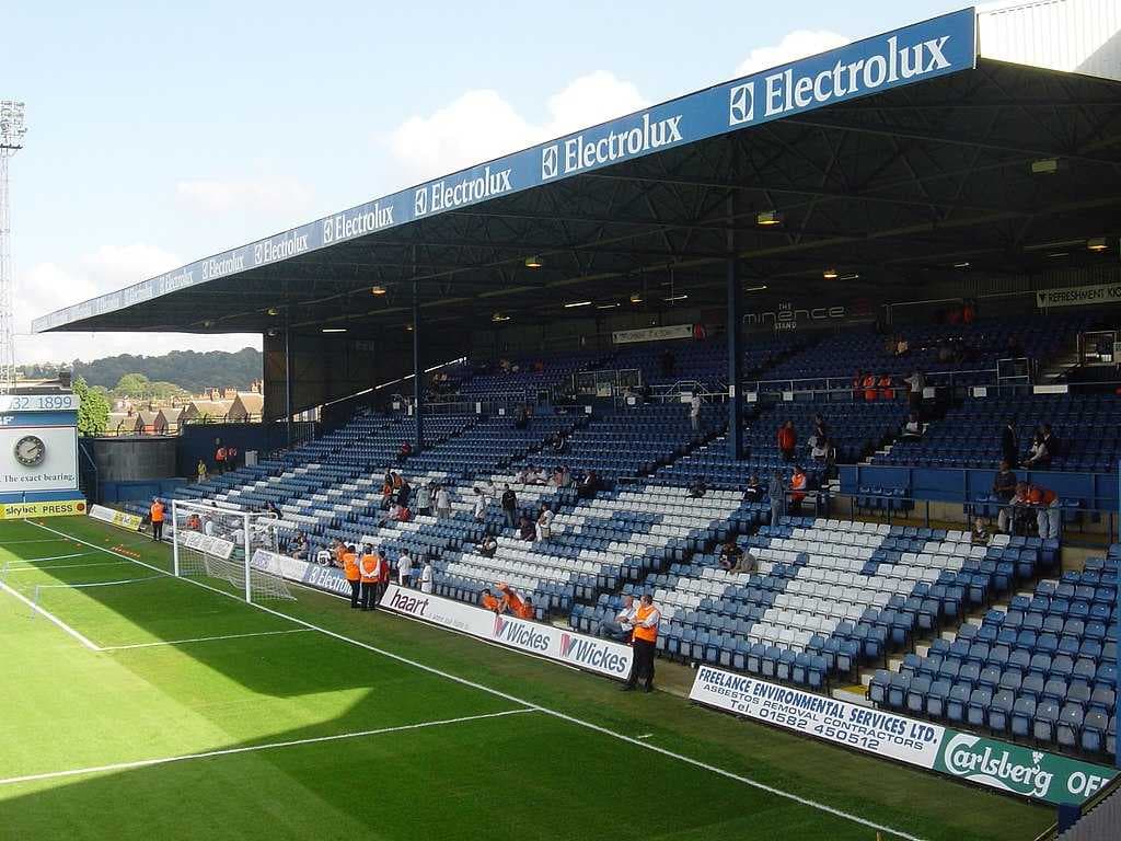 Luton travel image
