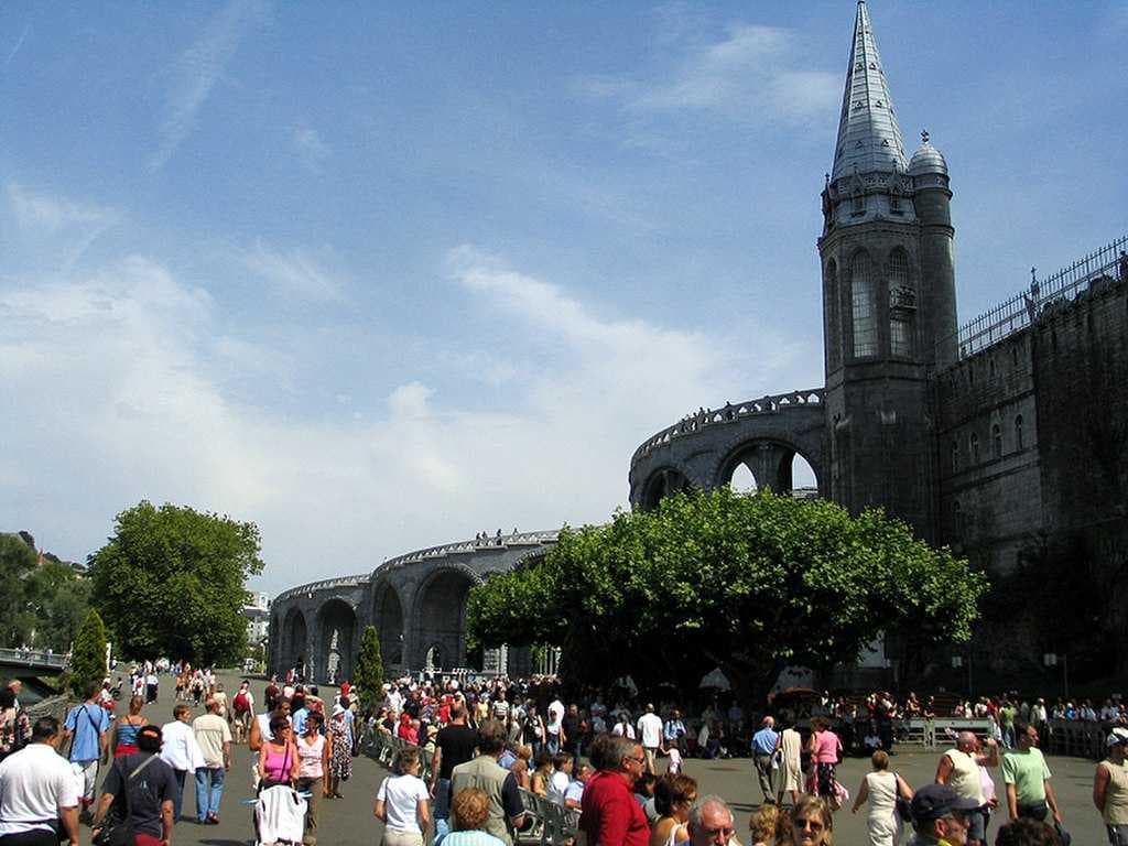 The majority of visitors are pilgrims who fill the public spaces of the Domain.