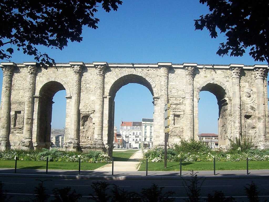 Porte de Mars, from the 3rd or 4th century[7]
