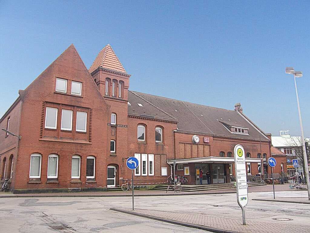 Cuxhaven station from the west 2008