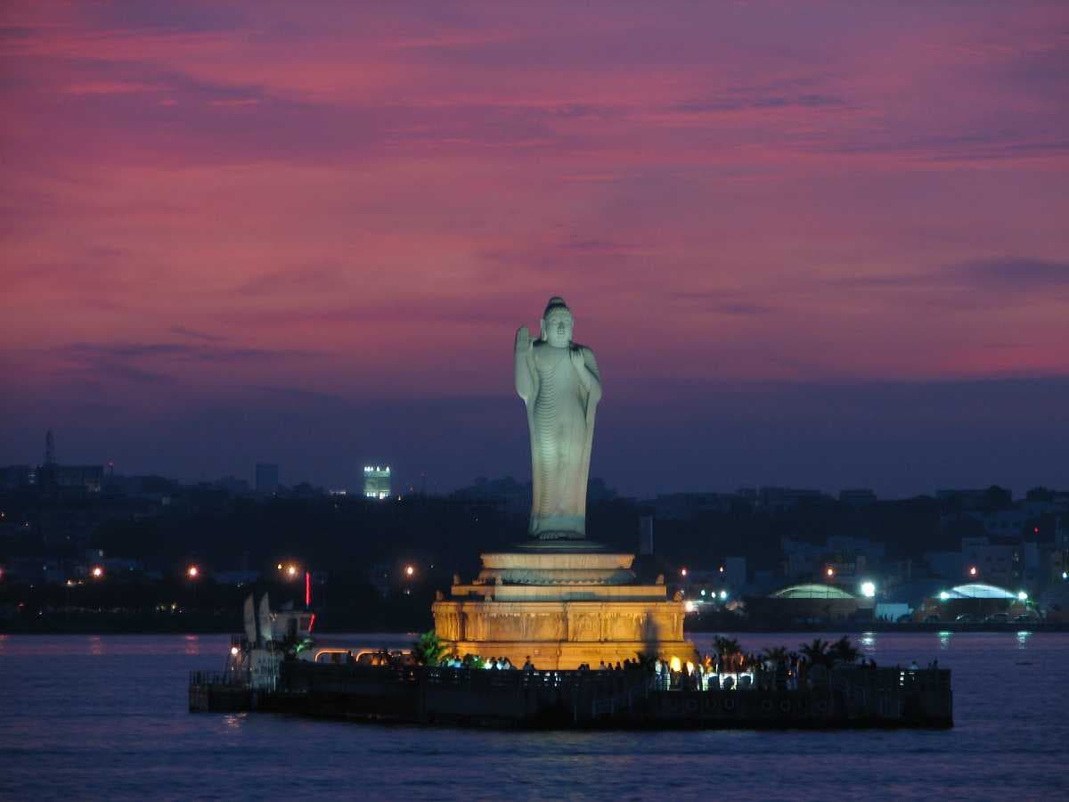 A beautiful picture of a Buddha Statue