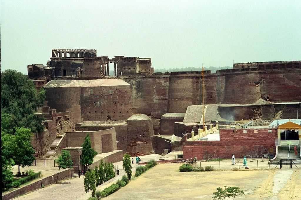 The iconical Qila Mubarak which was built by King Kanishka in 2nd CE century and is the location where the first Empress of India Razia Sultana was held captive[1]