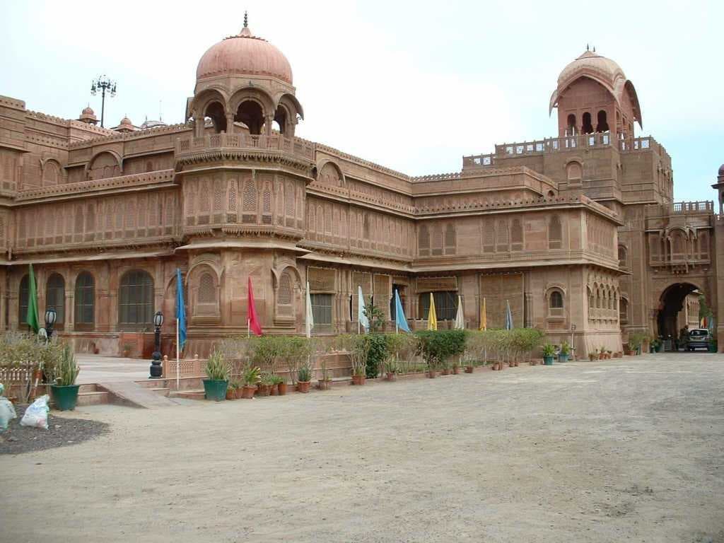 Lallgarh palace