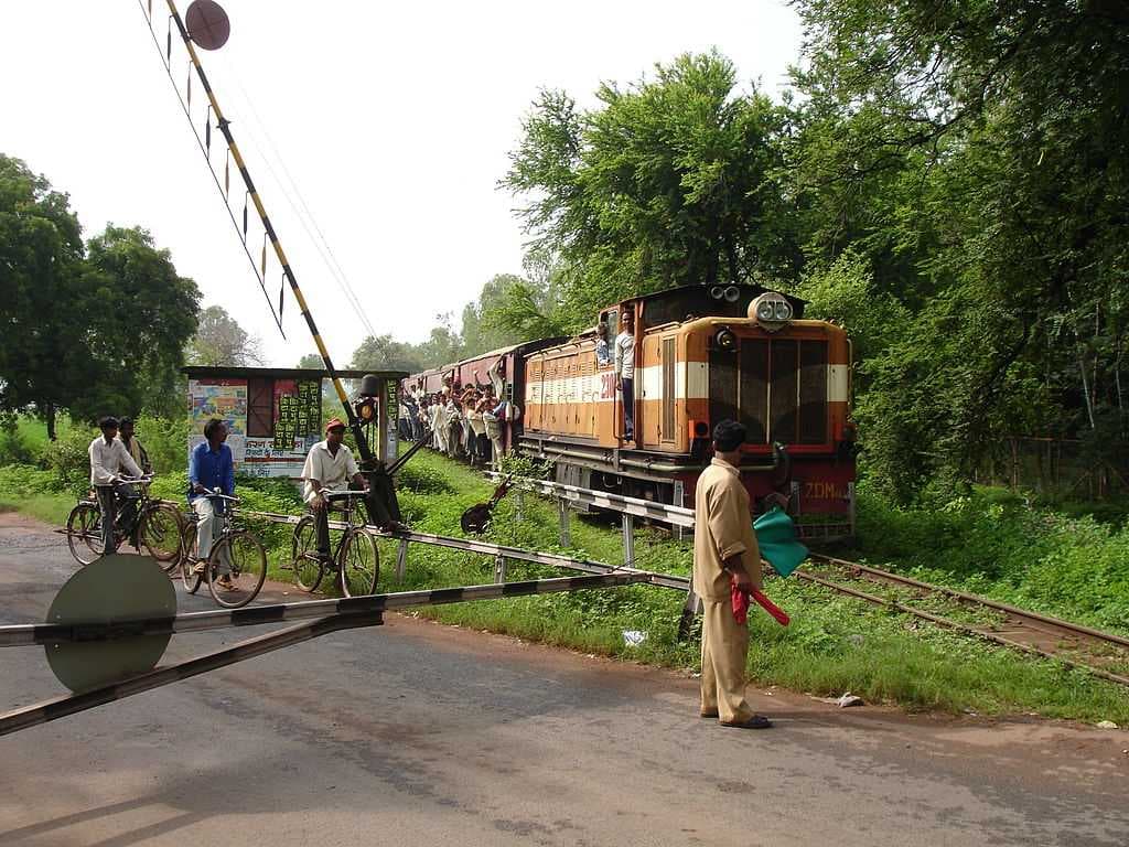 Dhamtari-Raipur narrow-gauge train