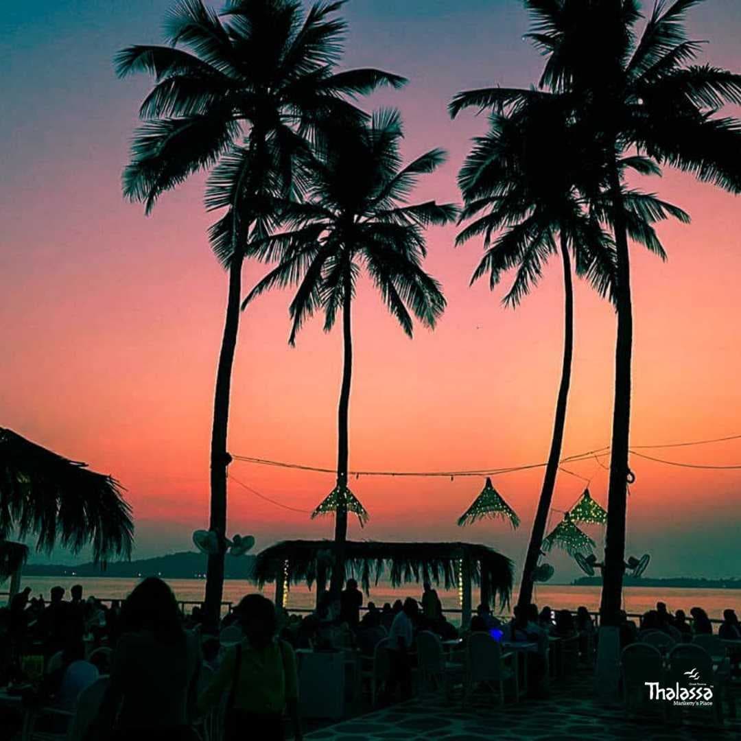 The famous sunset view of Thalassa