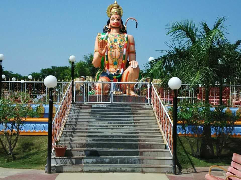 Big Hanuman Statue at Koranti Hanuman Temple