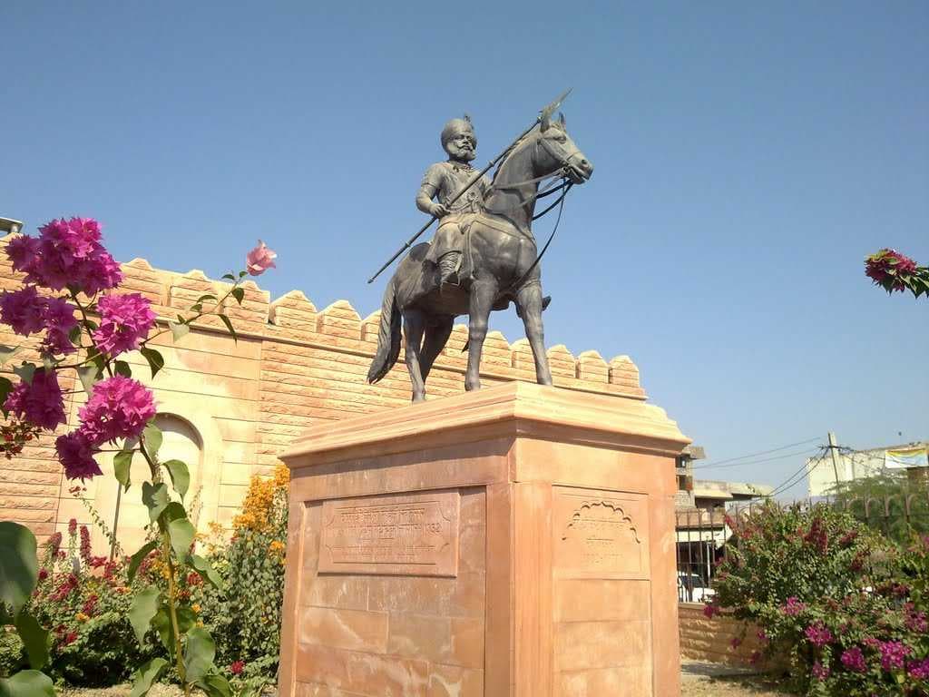 Thakur Keshri Singh's Statue at Circle near Khinwsar Fort