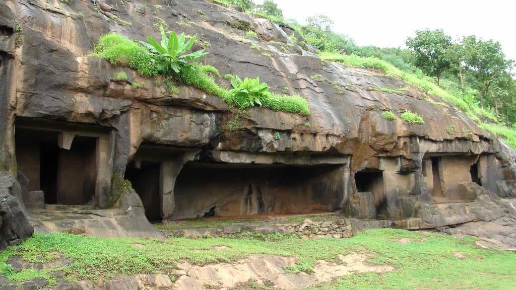 Kuda Mandad Caves