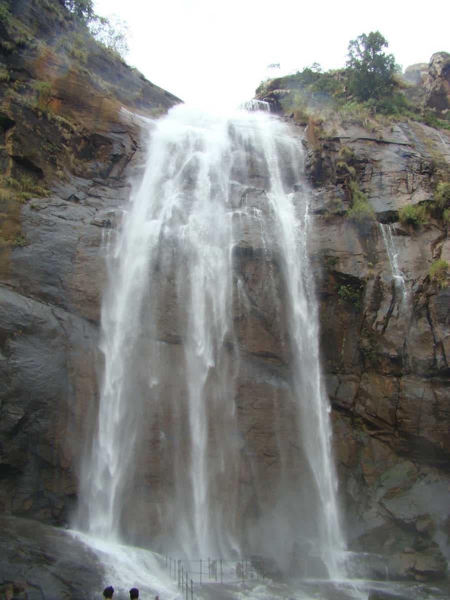 Agaya Gangai Waterfalls