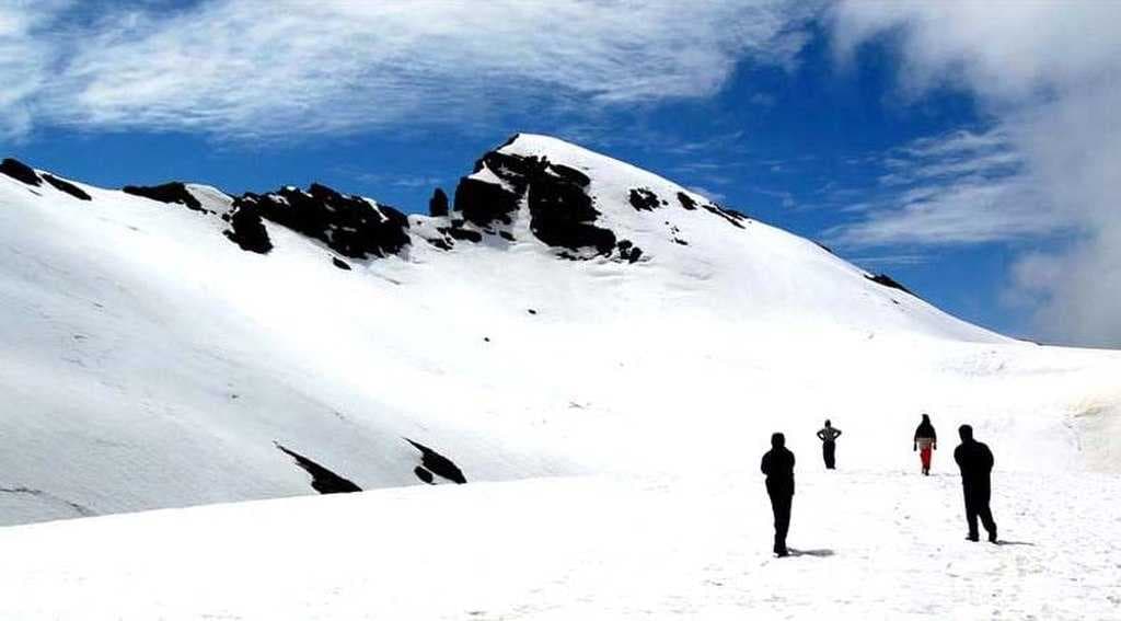Manali is among top Indian skiing destinations.
