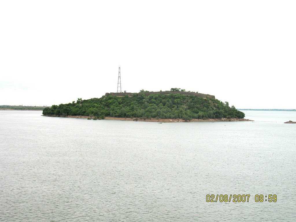 Fort on an island - Tungabhadra River