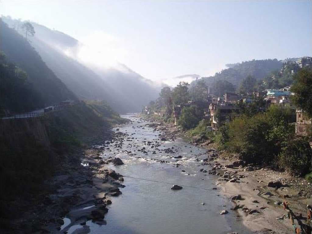 The River Beas where it runs through the city of Mandi, Himachal Pradesh(Photo Taken in 2004)