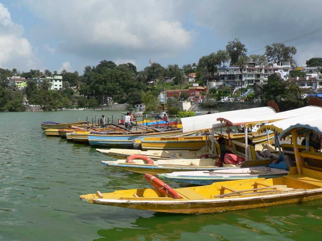 MT ABU Bateaux sur le lac 2005