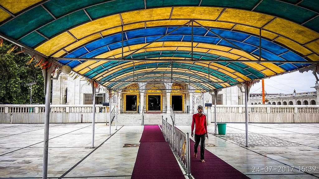 Entrance to Gurudwara Nanakmatta