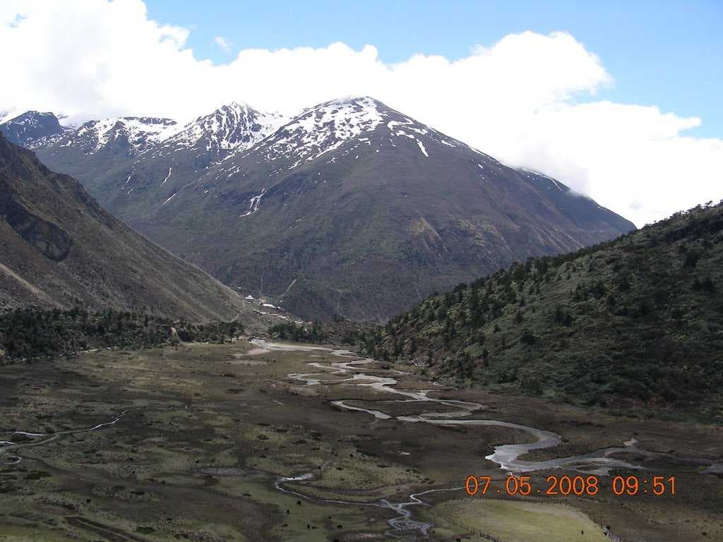 Chopta chu, Chopta Valley