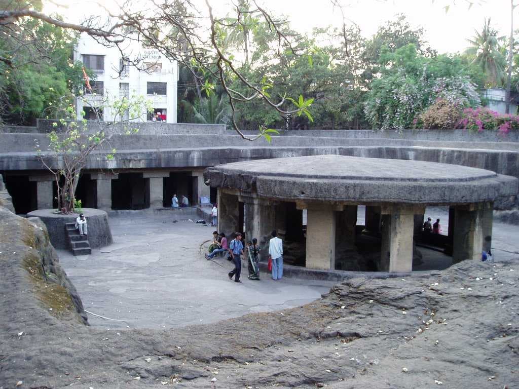 Pataleshwar cave temple - Rock Cave Temple Built in the 8th Century