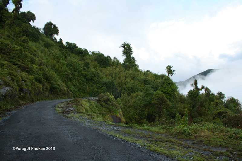 road to Mayodia Pass