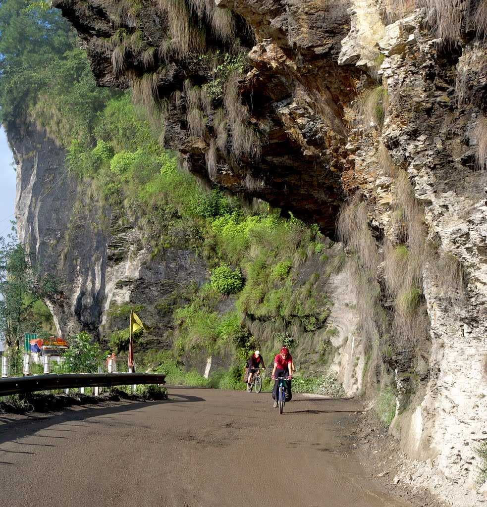 Theog travel image