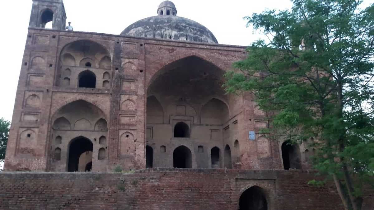 Ustad di Mazar
