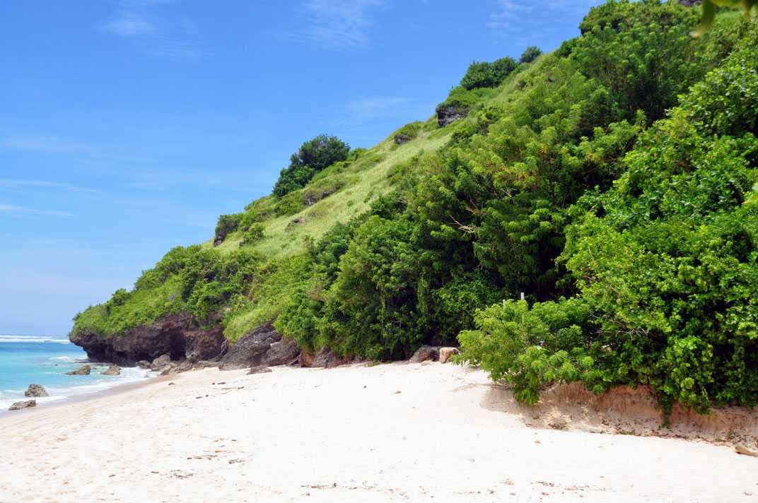 Jalan Gunung Payung - One of the Beautiful Hidden Beaches
