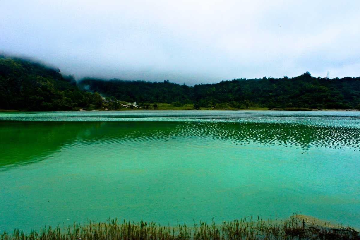 Lake Linow - Volcanic Lake Near Manado