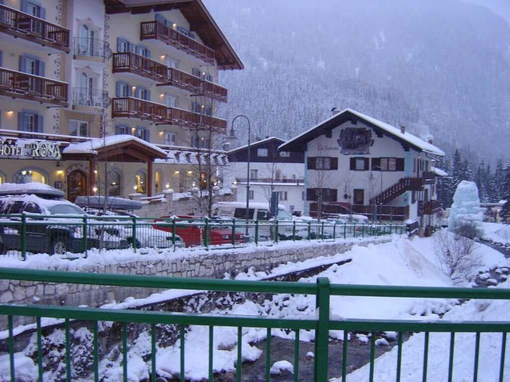 Torrent Avisio in the Canazei center.