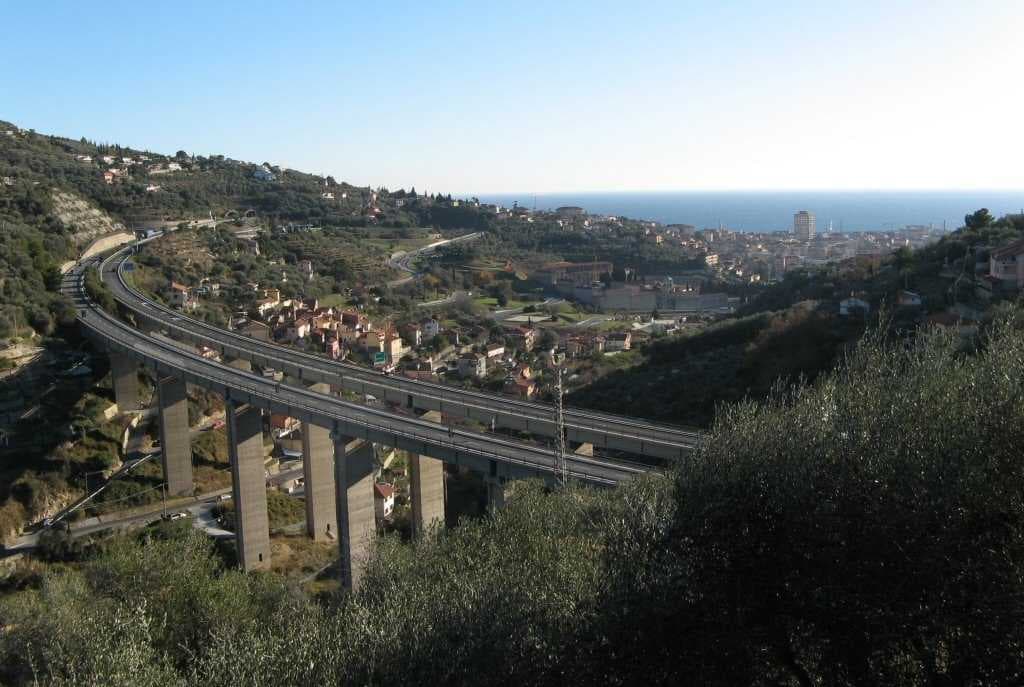 Autostrada dei Fiori (A10), crossing the valley above Oneglia