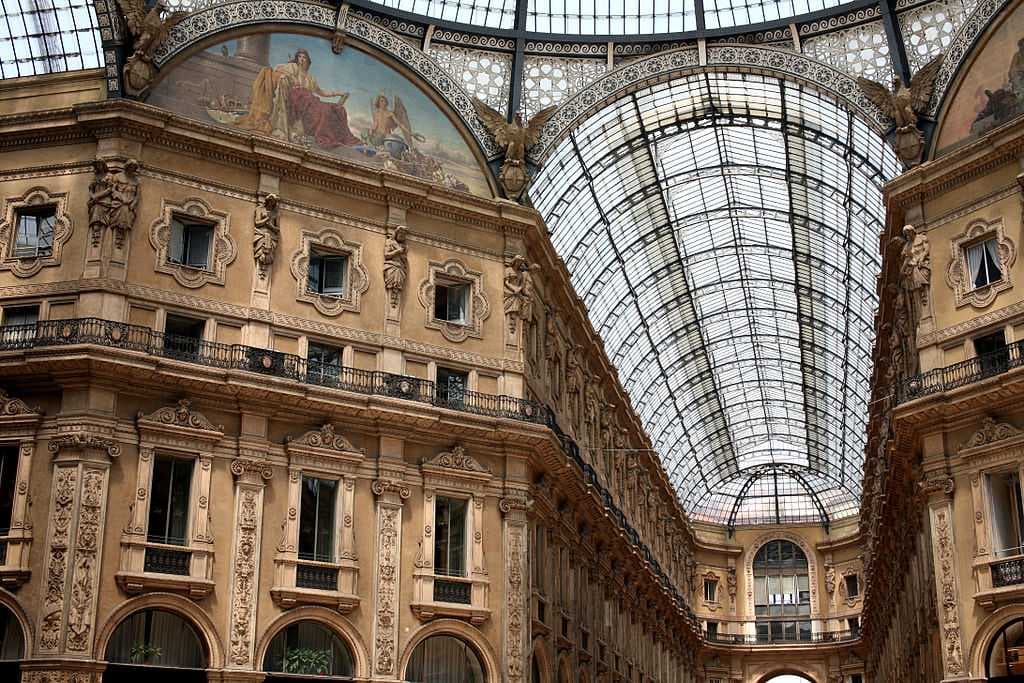 Galleria Vittorio Emanuele II is one of the citys largest shopping centres.
