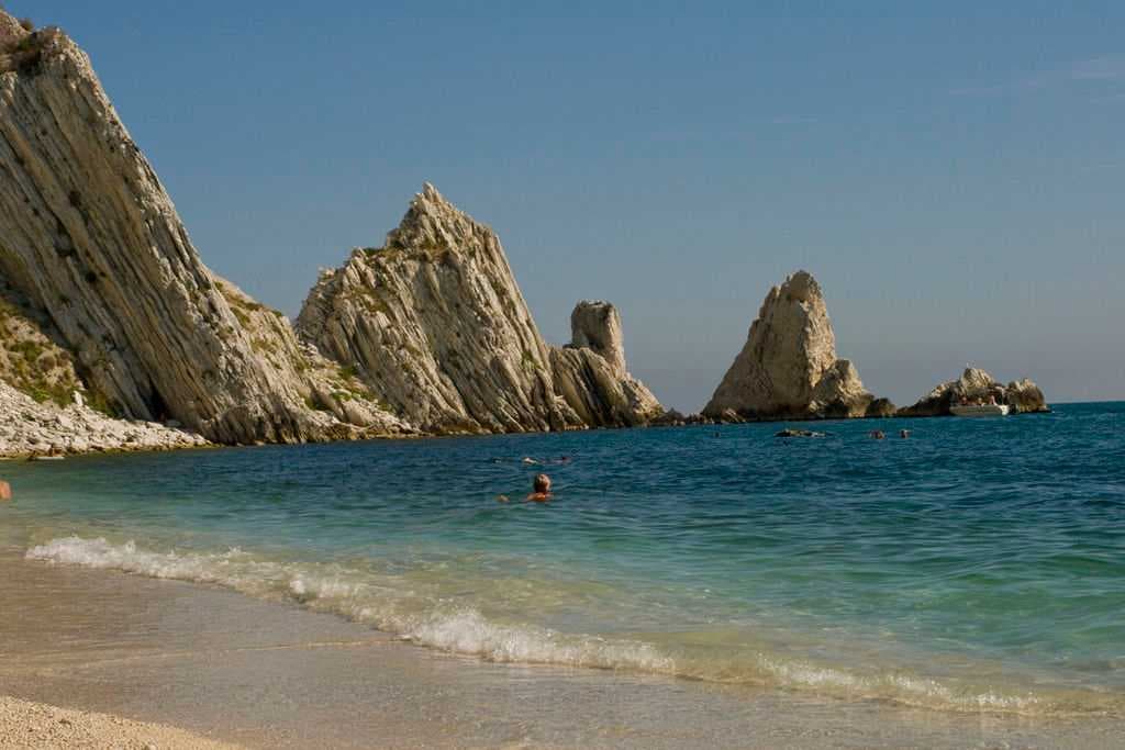 Due sorelle beach