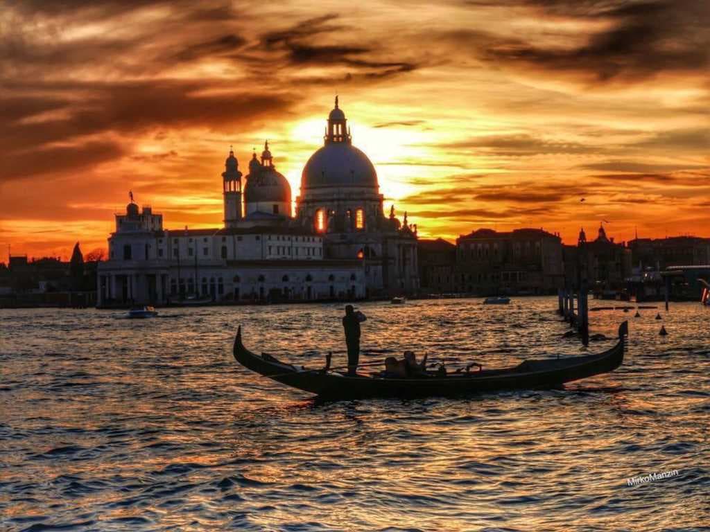Gondola Punta and Basilica Salute