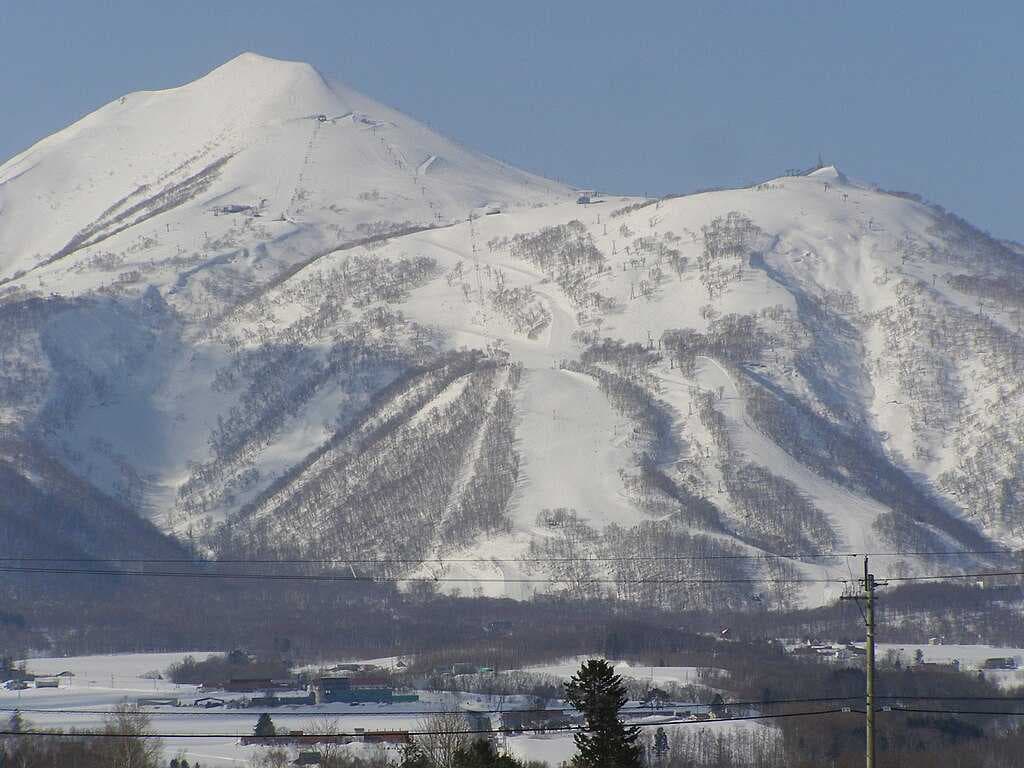 Niseko Higashiyama Ski Site from Town of Niseko
