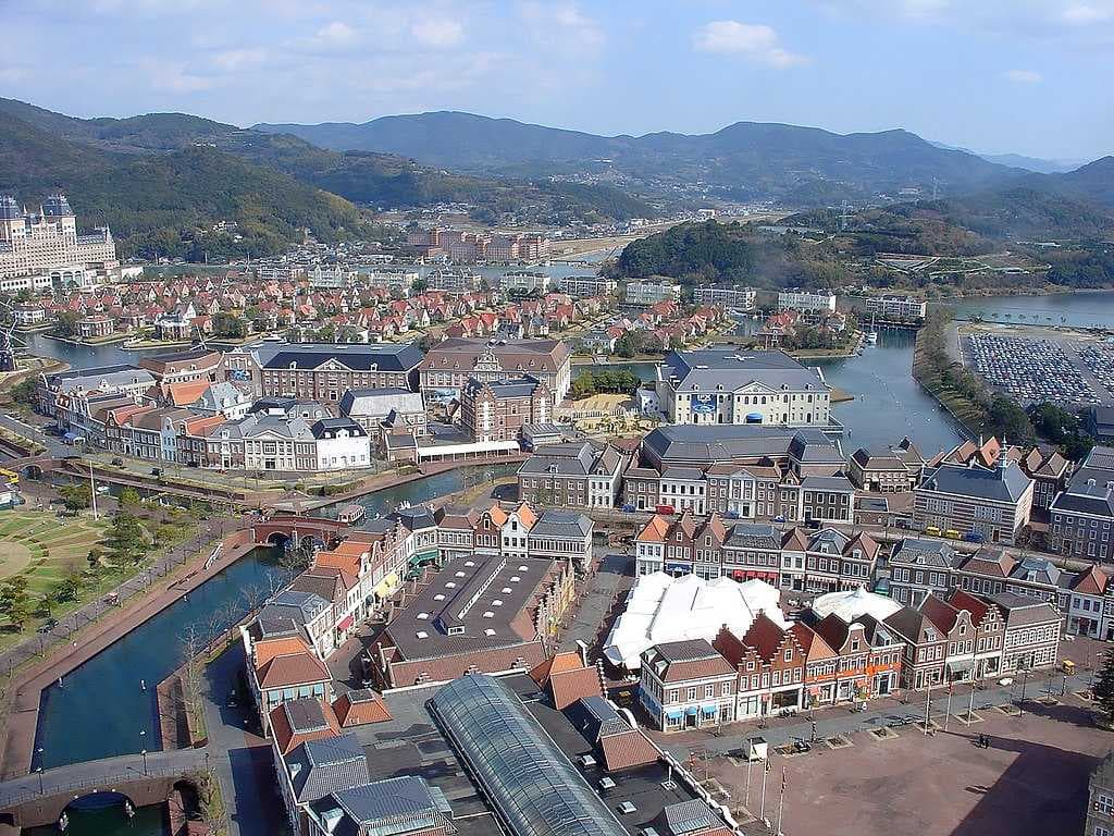 Huis Ten Bosch theme park