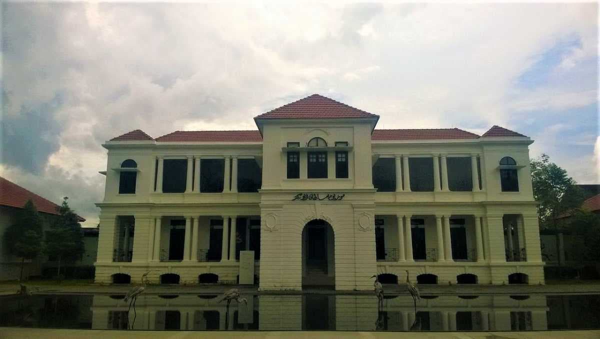 A view of the Sultan Abu Bakar Museum