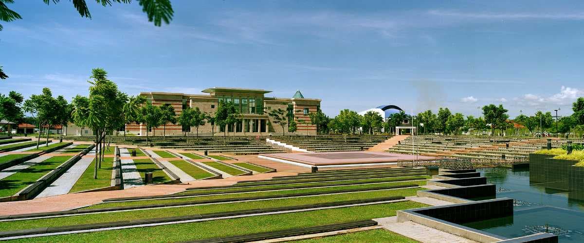 Miri City Fan is a recreational park spread across 10 acres