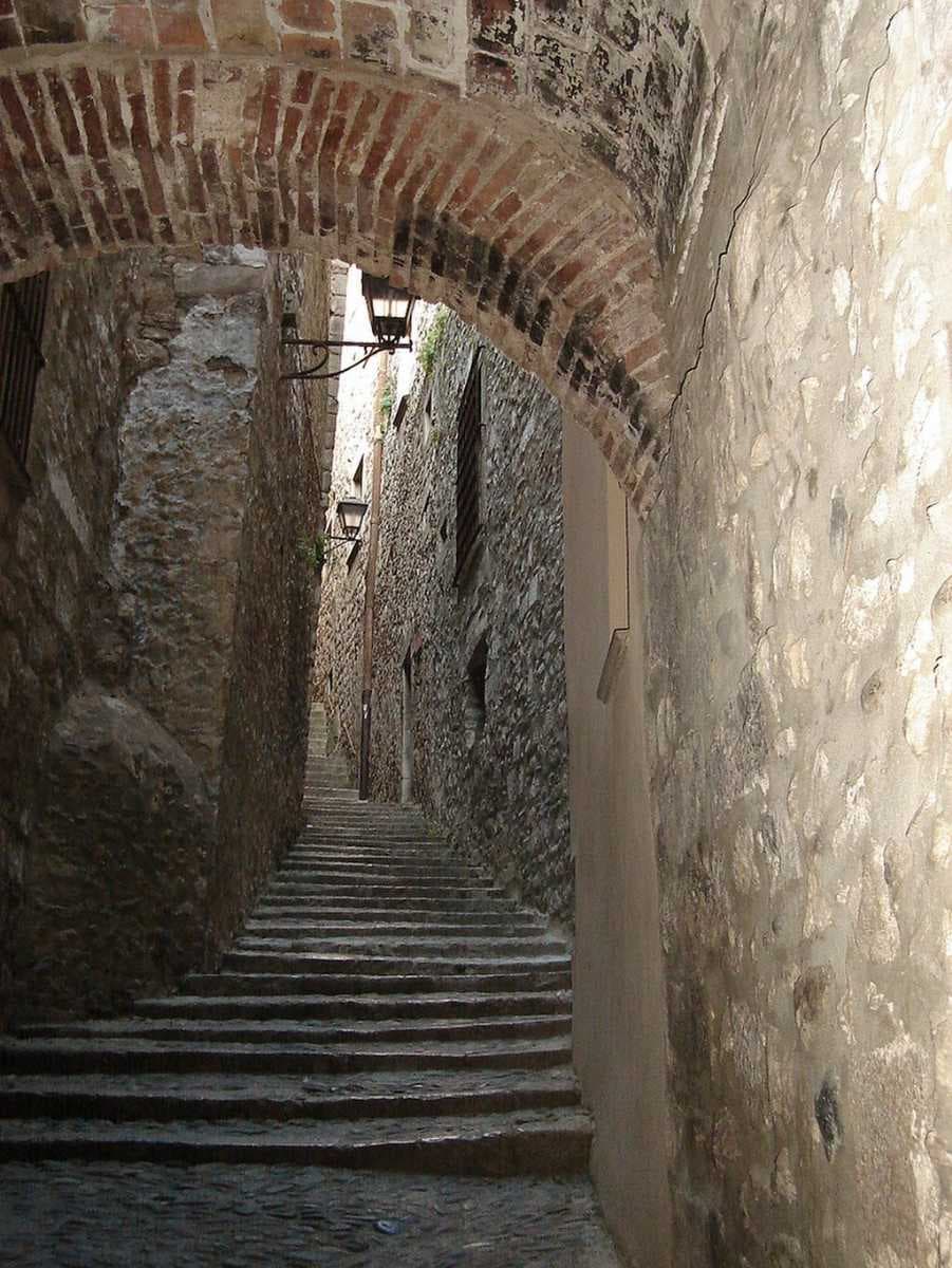 A lane in the Jewish Quarter. Girona's Jewish community was lost as a result of the Expulsion.