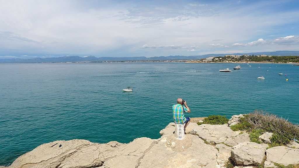 Paseos por la costa y acantilados de Salou