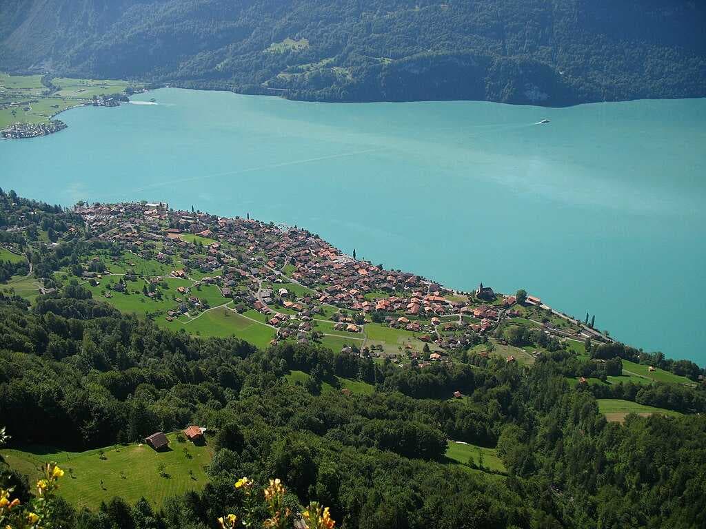 Brienz village from the Brienzer Rothorn.