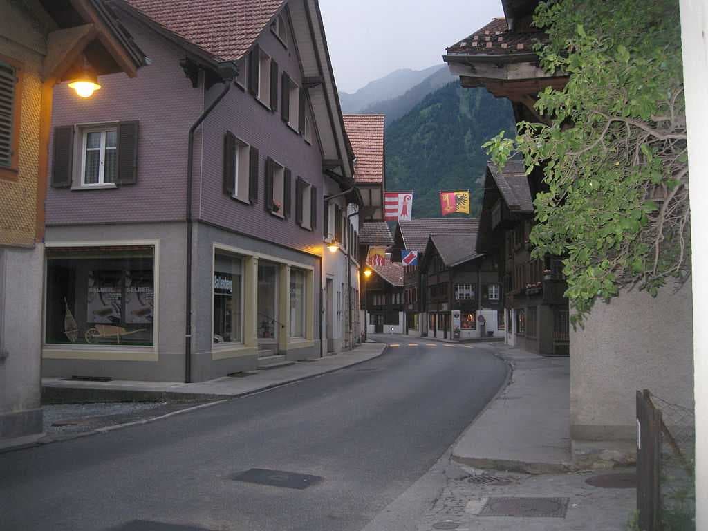 A street in Brienz village