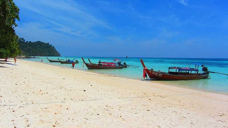 Explore Koh Rok with Long Tail Boat Rides