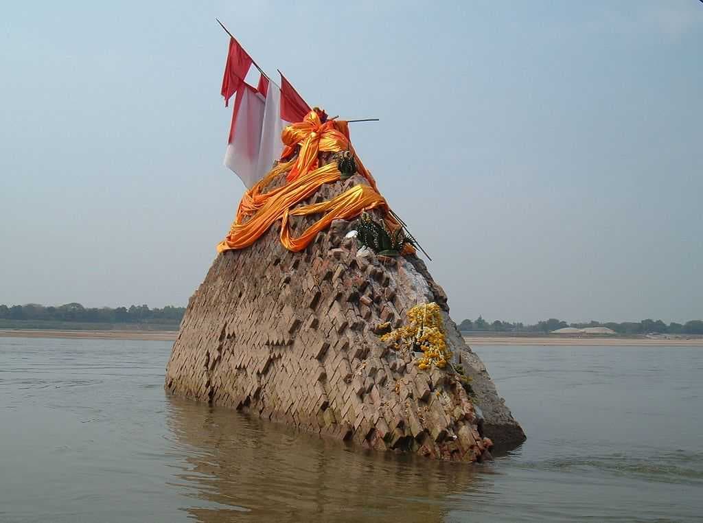 Phrathat Nong Khai - Stupa in the Middle of the River