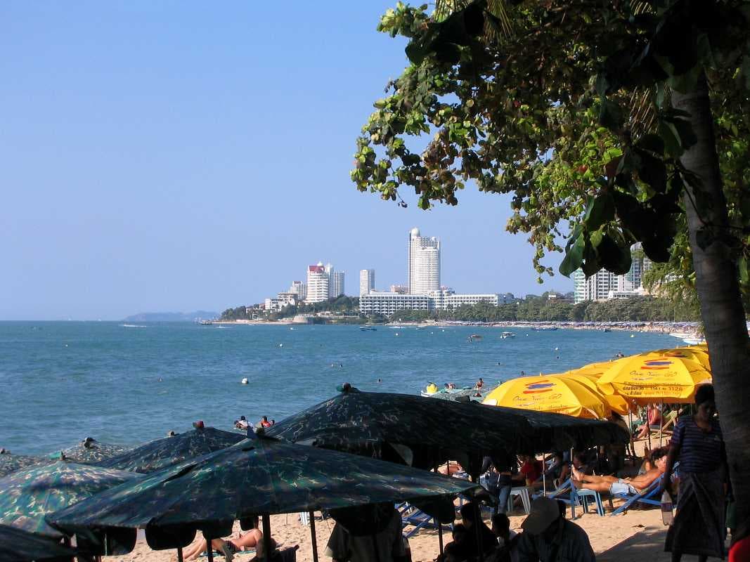 Wong Amat Beach - Small Sandy Bay in the North of Pattaya