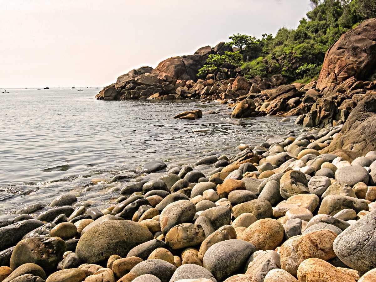 Queen's Beach - Public Beach in Quy Nhon