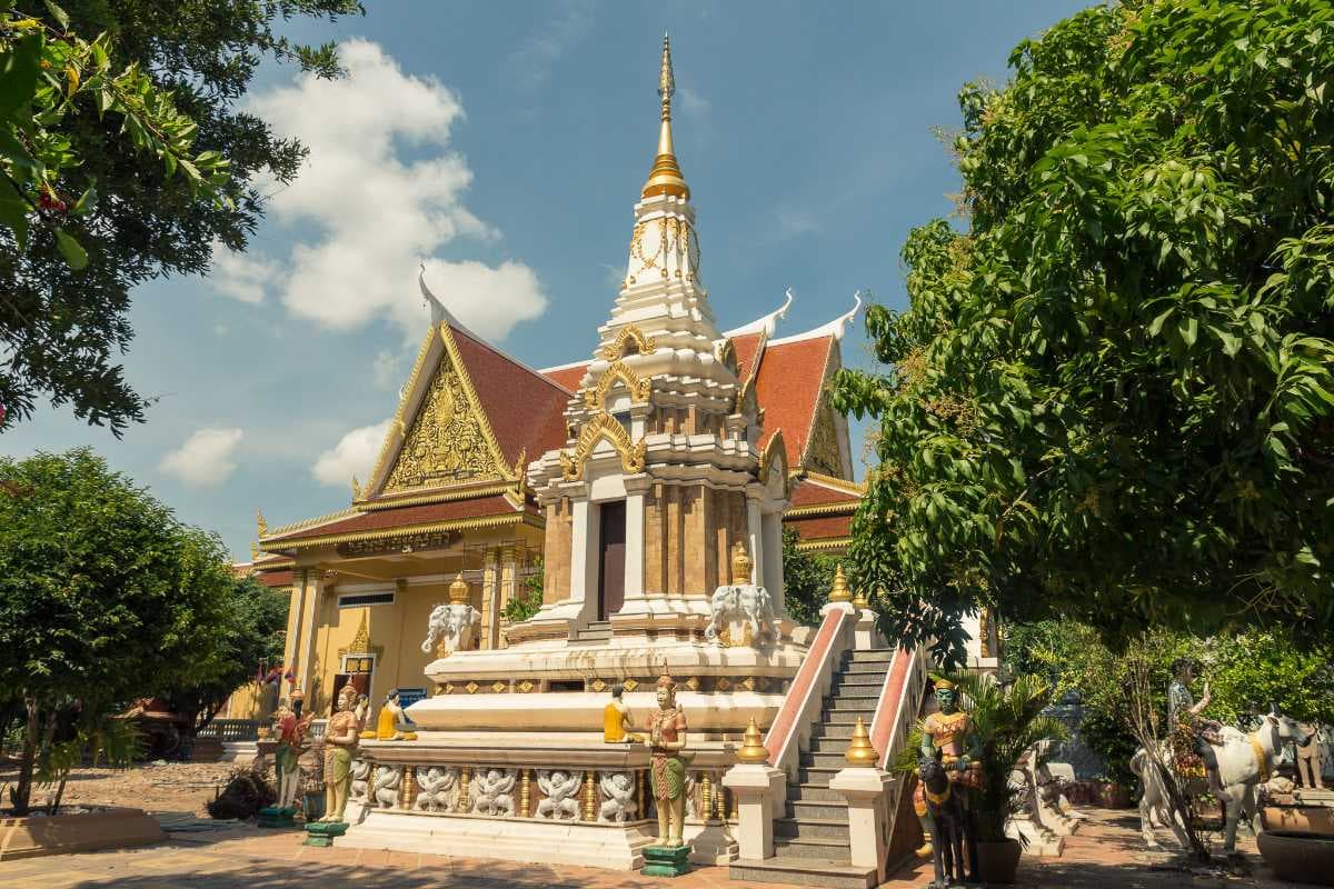 Wat Botum travel image