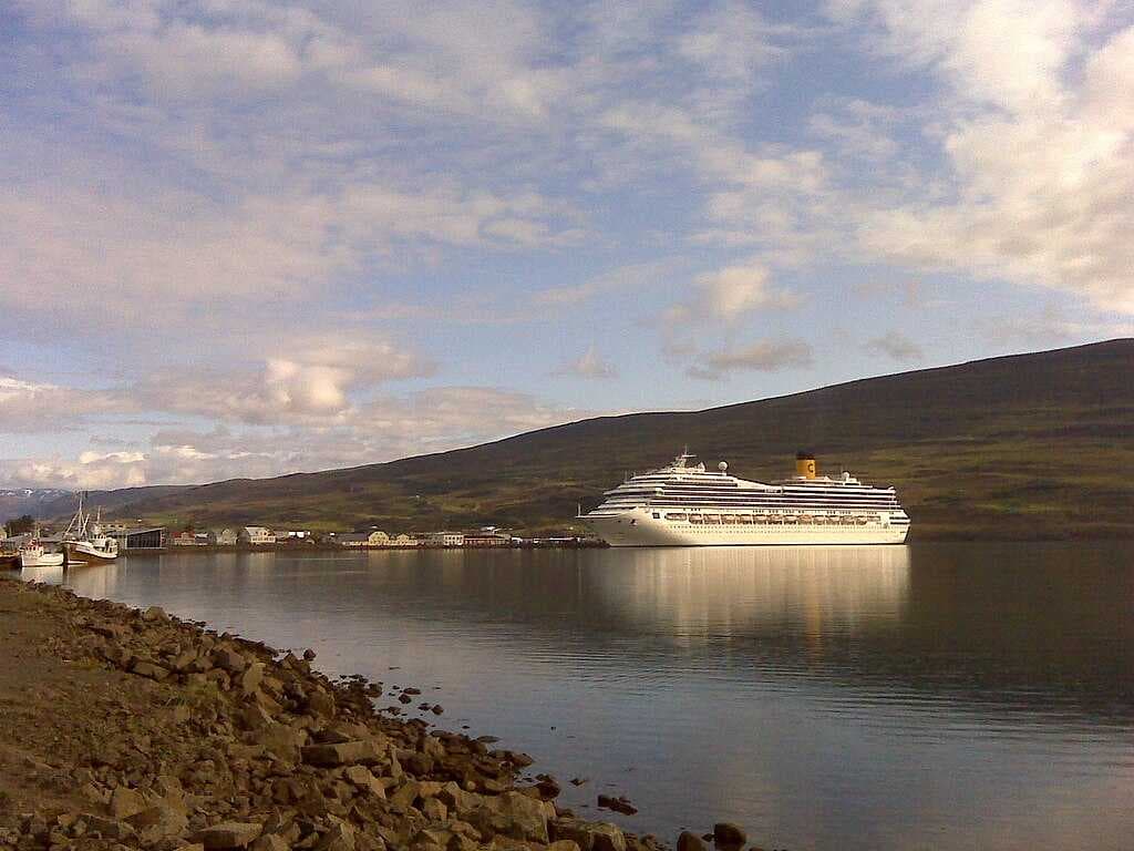 Cruise ship in the harbour
